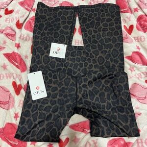 leopard print flare leggings